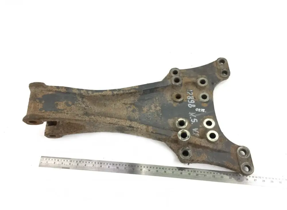 9573250109 Krängningshämmarhållare drivande axel, vänster MERCEDES-BENZ A9573250109 Econic (1998-2014) Begränsat erbjudande