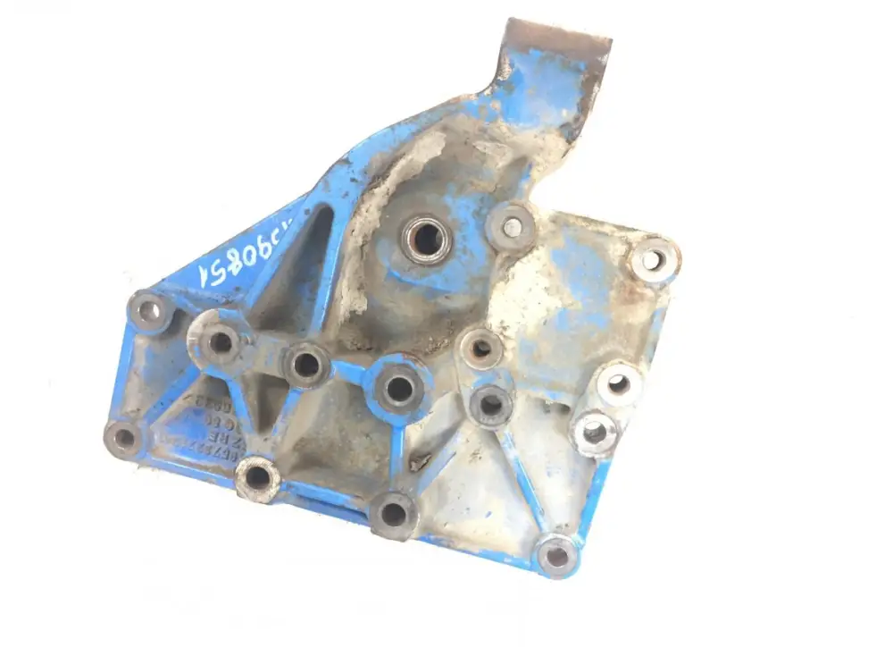 Outlet 9573270241 Krängningshämmarhållare framaxel, höger MERCEDES-BENZ A9573270241 Econic (1998-2014)