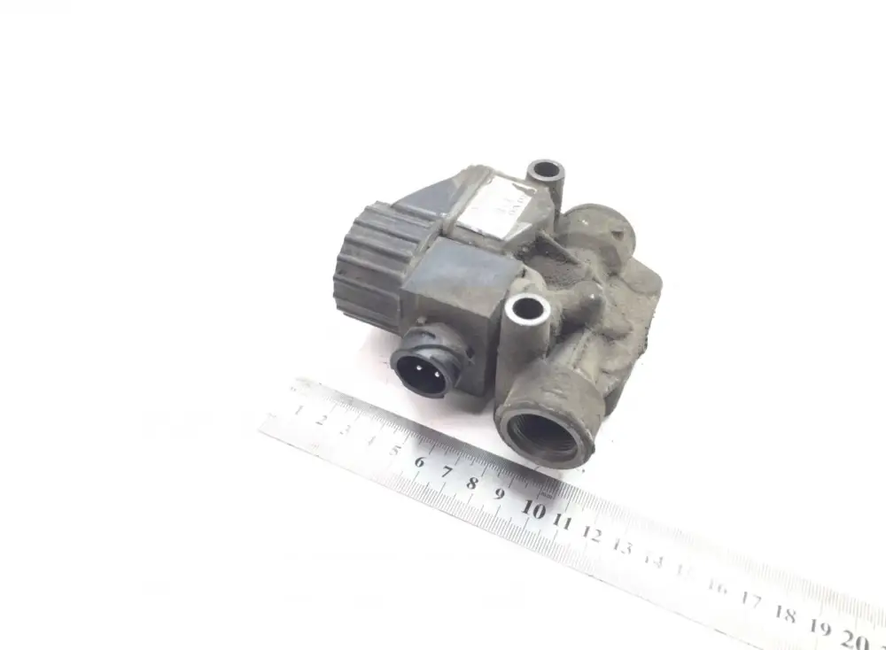 Utförsäljning 20516342 ABS-ventil framaxel, höger ABS Valve, Front Axle KNORR LH=RH VOLVO,MERCEDES,RENAULT,SCANIA