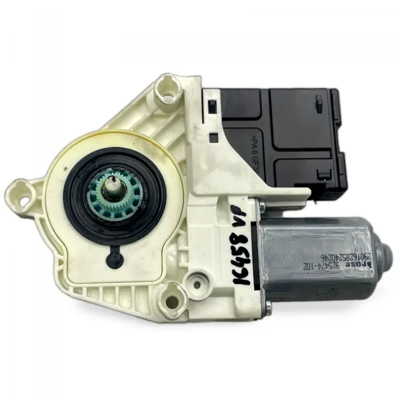 Erbjudande 84062947 Fönsterhissmotor, vänster RENAULT TRUCKS 82907379 7482907379 7484062947 T (01.13-) BROSE