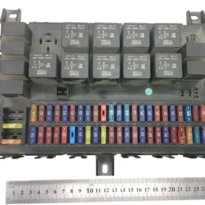 Köp nu 1746420 Säkringsblock DAF 1674870 1795419 1895428 2036358 1913236 LF45, LF55, LF180, CF65, CF75, CF85 (2001-)